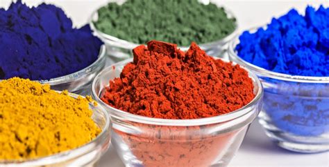  Kermesite: Une Pigment Naturel pour les Textiles de Luxe et la Céramique Artisanale !